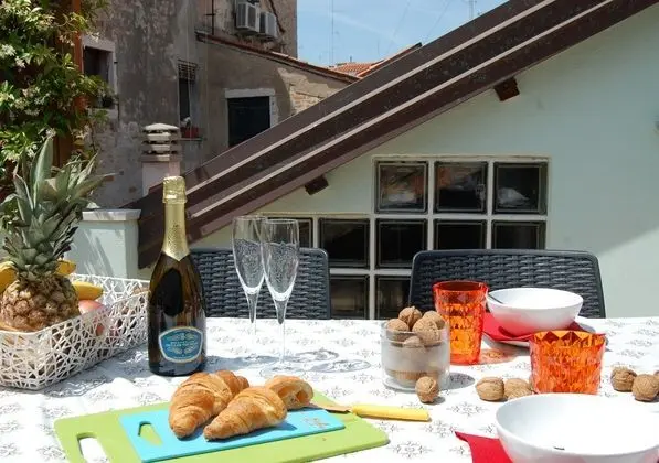 Loft With Terrace 10 Minutes From S Marco