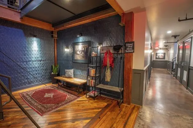 The Lofts at Downtown Salem - Lobi