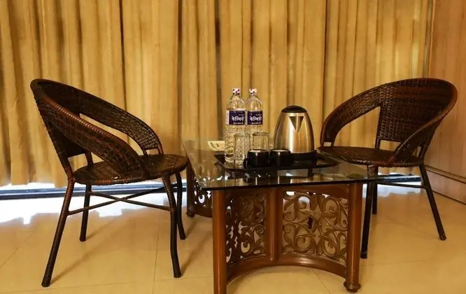 Lofty Seasons Service Apartments - Yerinde Yemek