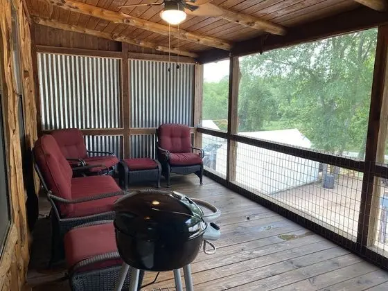 Log Cabin 4 at Son's Blue River Camp - Oda Düzeni