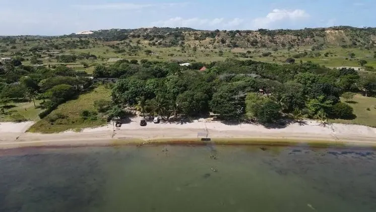 Log Cabin On And Overlooking a 9km Lagoon