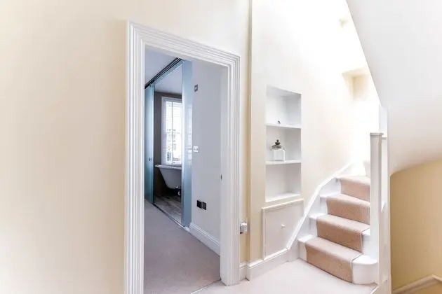 Logan Mews by Lime Street - İç Mekan
