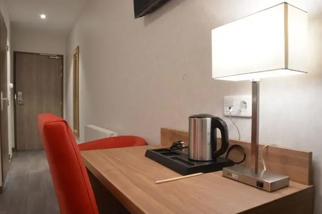 Logis Hôtel - La Chambre d'Amiens - Mutfak