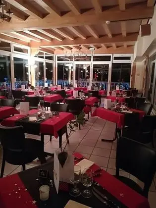 Logis Hôtel les Lodges Du Lac - İç Mekan