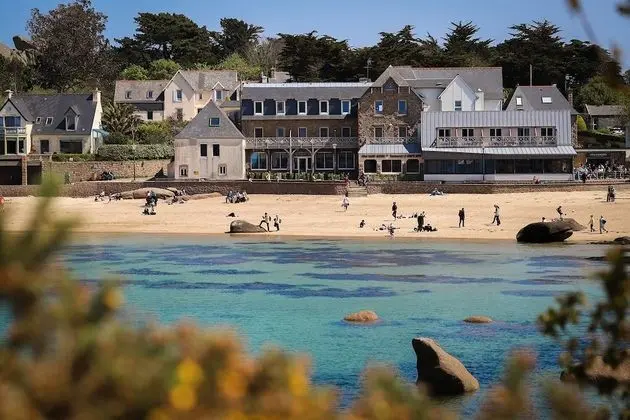 Logis Hôtel Saint-Guirec et de la Plage - Dış Mekan