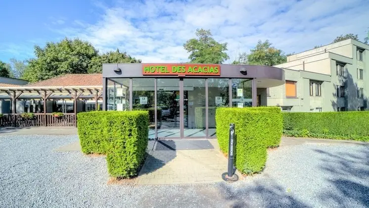 Logis Hotel Restaurant des Acacias Lille Tourcoing - Dış Mekan