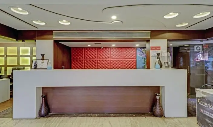 LOHARKAR FAMILY HOTEL L A ROOMS