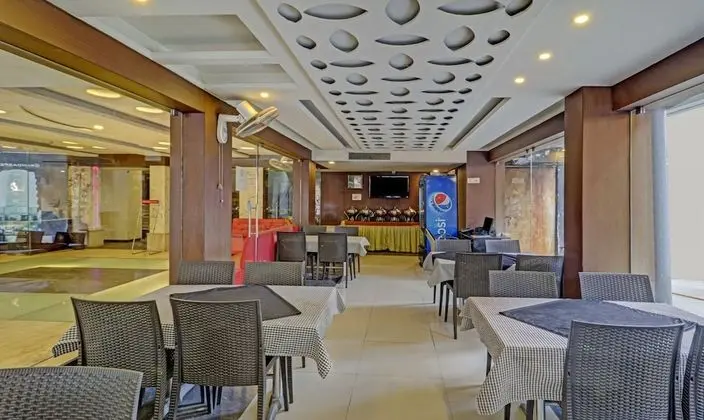 LOHARKAR FAMILY HOTEL L A ROOMS - Yerinde Yemek