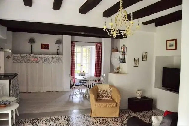 Loire Valley Medieval Getaway - Oda Düzeni