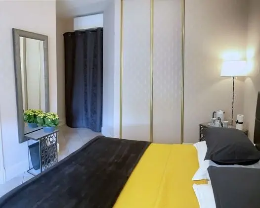 Villa l'Olivier, Chambre d'Hôtes Les Volets Bleus - Oda