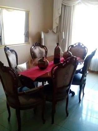 Lolos Bed & Breakfast - İç Mekan