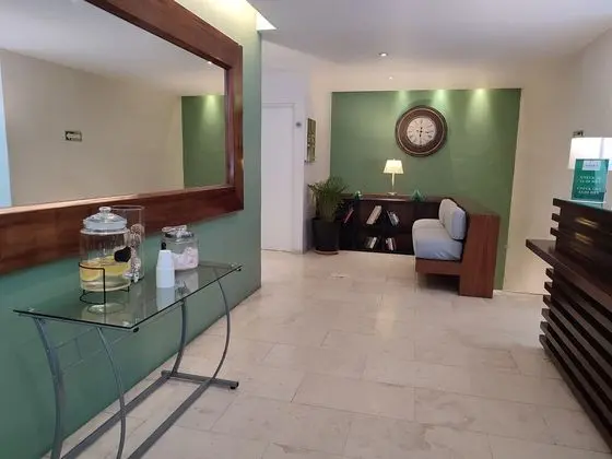 Lombardo Suites - Lobi