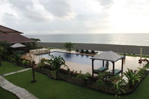Lombok Beach Villa - Havuz