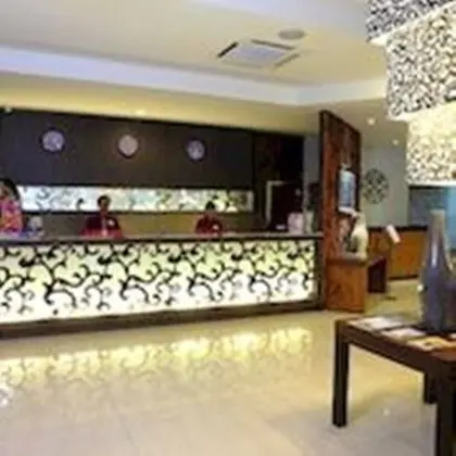 Lombok Plaza Hotel and Convention - Lobi