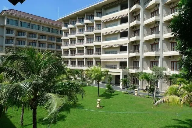 Lombok Raya Hotel