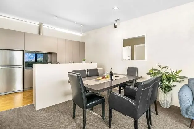 LOMOND RETREAT - NEAR CBD EXECUTIVE APARTMENT - Mutfak