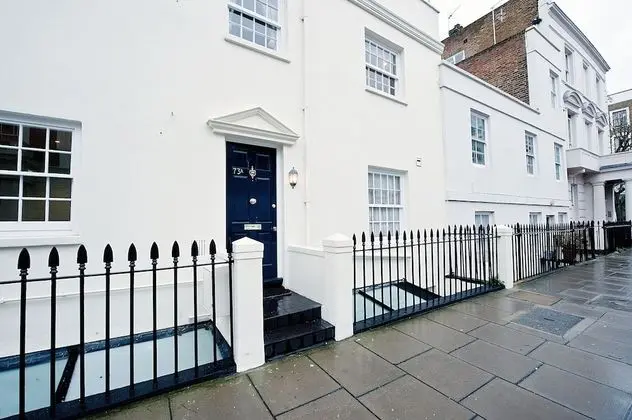 The London Agent Pimlico King Bed