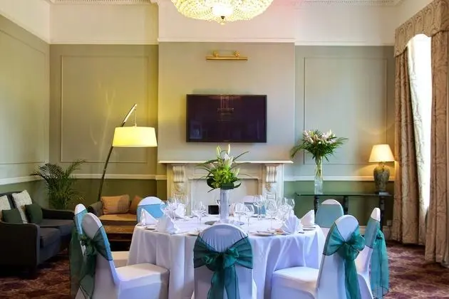 London Chigwell Prince Regent Hotel, BW Signature Collection - Yerinde Yemek