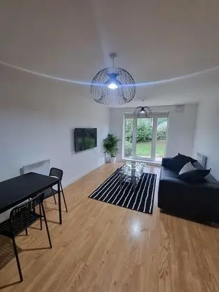 London City Stays - Modern 2 Bedroom Apartment With Free Parking AND GYM Access - Bar