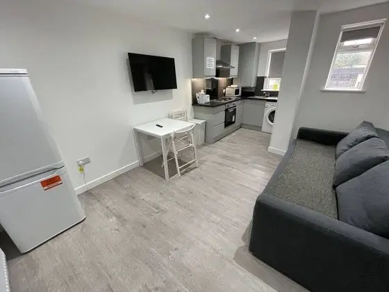 London Dagenham Apartments - Bar