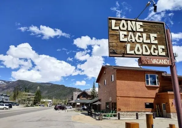 Lone Eagle Lodge - Dış Mekan