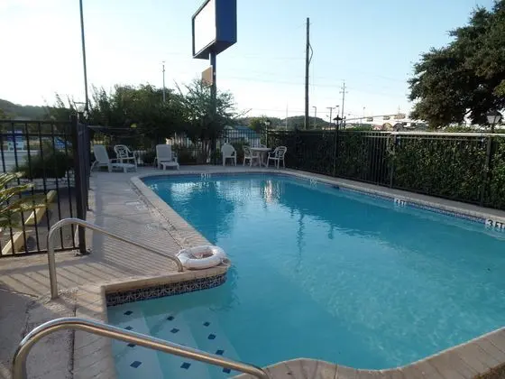 LoneStar Inn