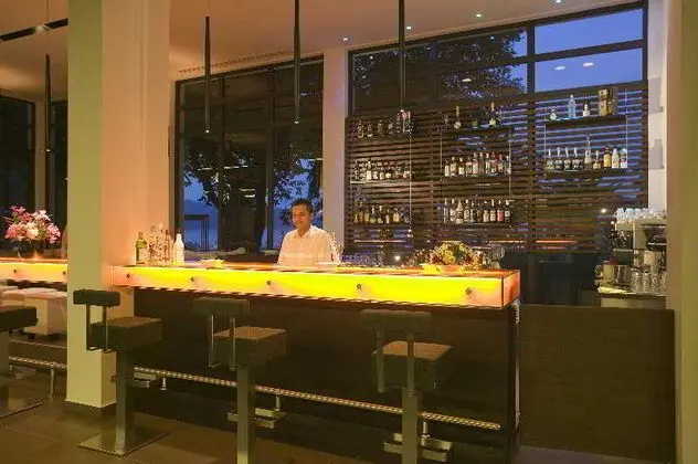 Long Beach Hotel & Resort - Bar