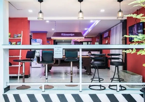 Long Beach Hotel Patong - Dış Mekan