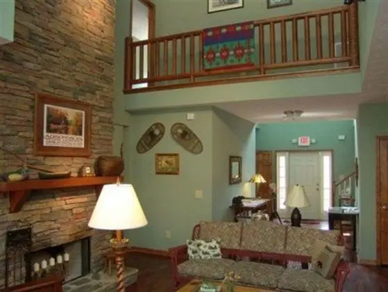 Long Mountain Lodge B&B