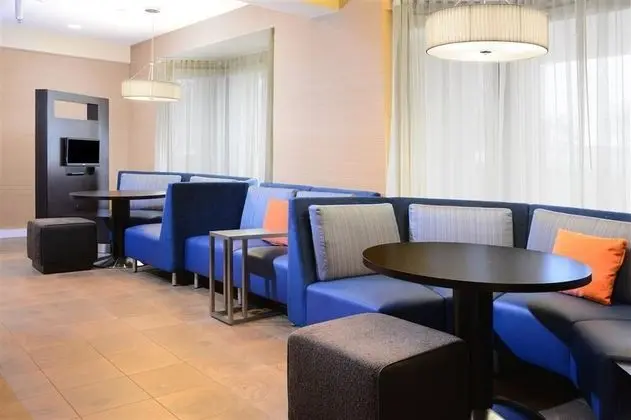 Longhorn Inn & Suites Fort Worth Fossil Creek - Yerinde Yemek