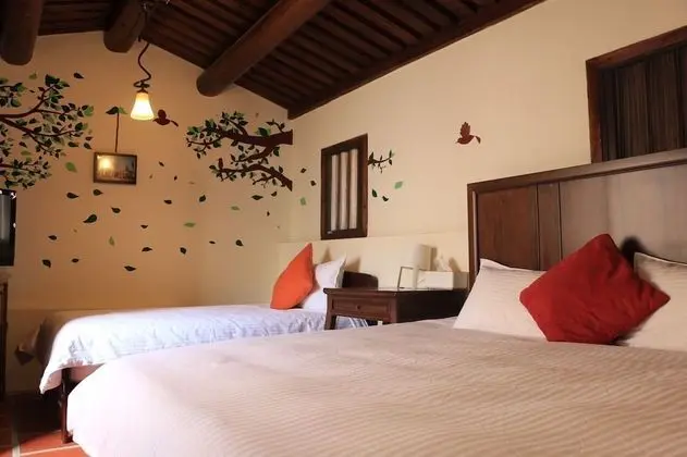 Longmen Inn Bed and Breakfast