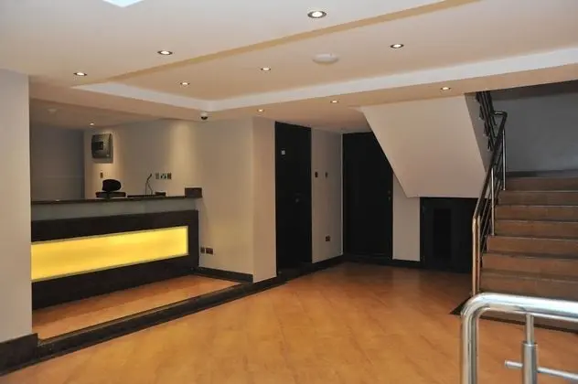 Longonot Place Serviced Apartments - Lobi