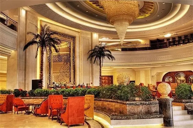 Longqi Jianguo Hotel