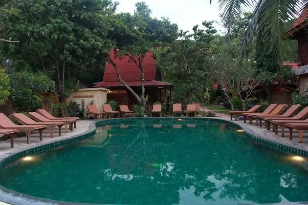 Longtail Beach Resort - Havuz