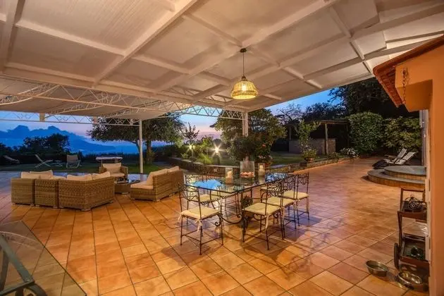 The Lookout Exclusive Garden Villa With Capri Views