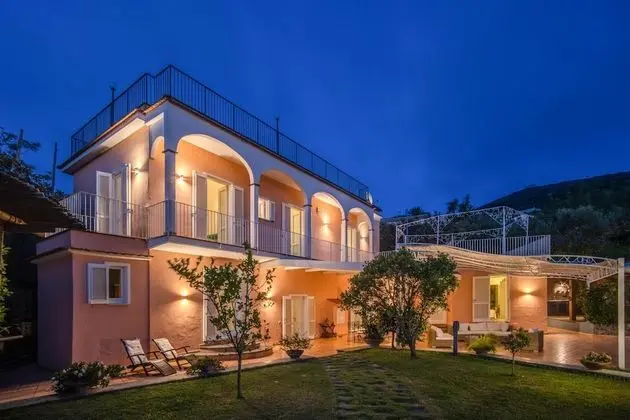 The Lookout Exclusive Garden Villa With Capri Views - Oda