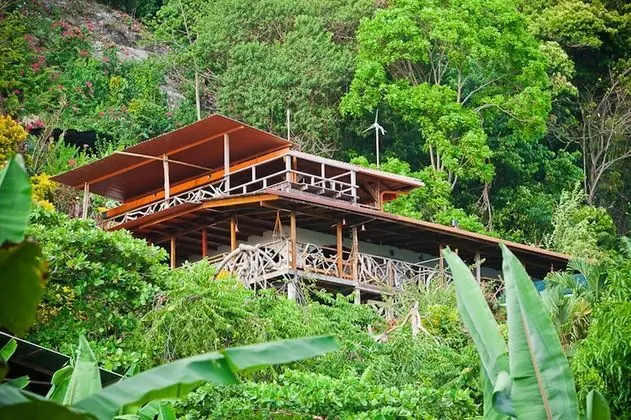 The Lookout Inn Lodge