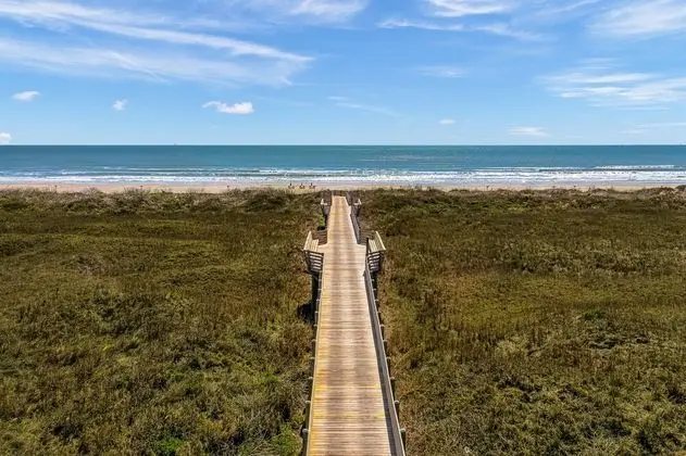 The Lookout at Sunflower Beach - Plaj