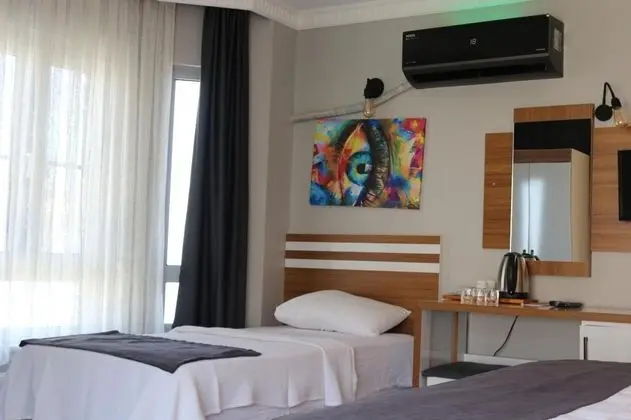 Lopera Beach Hotel - Oda