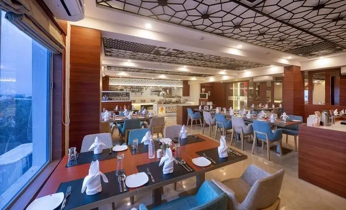 Lords Eco Inn Rajkot Shapar - Yerinde Yemek