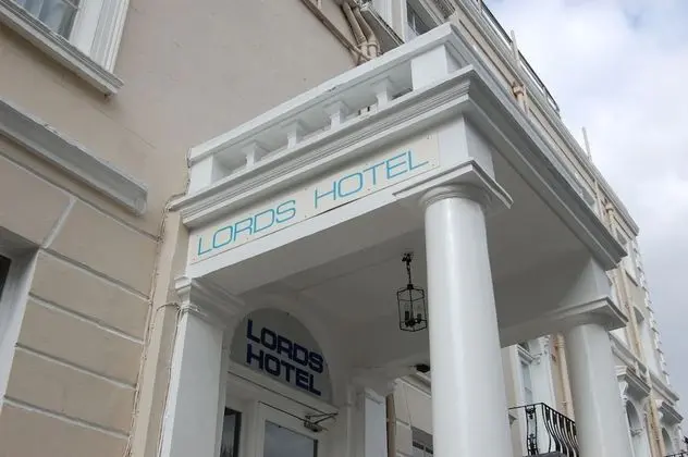 Lords Hotel - Dış Mekan