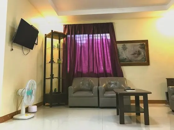 Loria Hotel Tagaytay - Lobi