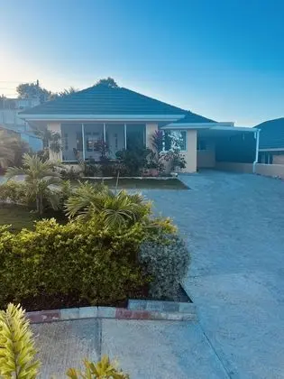 Loris's Seaview - Dış Mekan