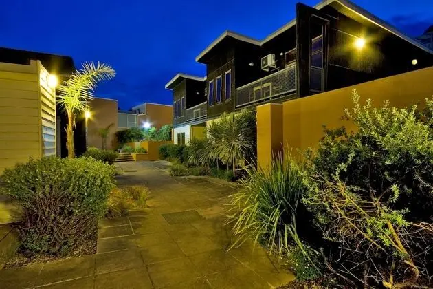 Lornebeach Apartments - Lobi