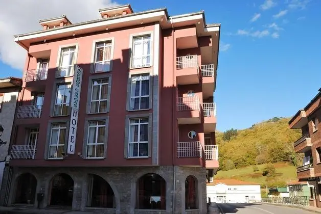Los Acebos Cangas - Lobi