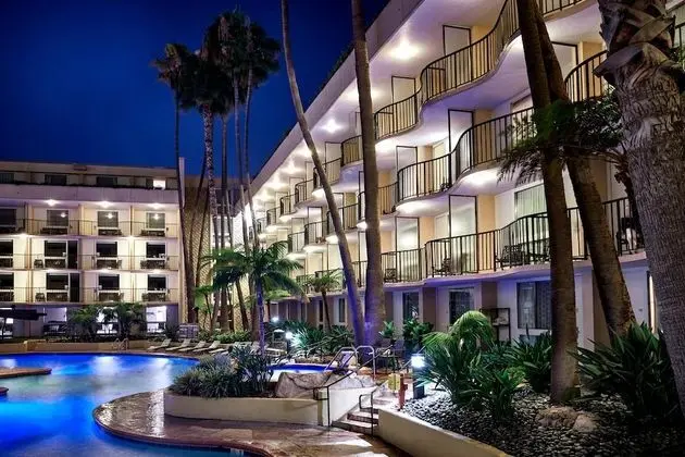 Los Angeles Airport Marriott - 1