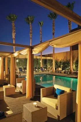 Los Angeles Marriott Burbank Airport - Havuz