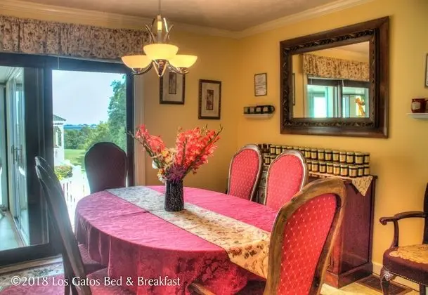 Los Gatos Bed & Breakfast - İç Mekan