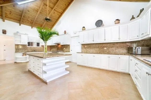 Los Lagos 19- Golf and Lake View 5-bedroom Villa - Mutfak