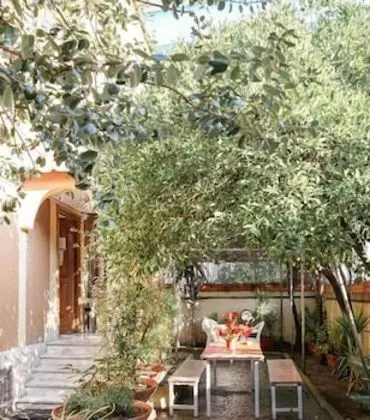 Los Mochileros Hostel